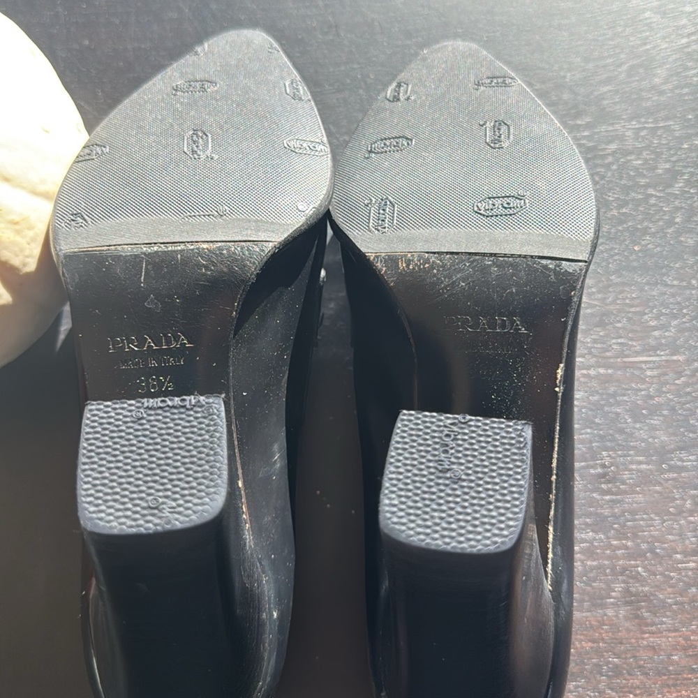 Prada pumps size 38.5, re-soled and new heel pads, excellent condition - Picture 4 of 6